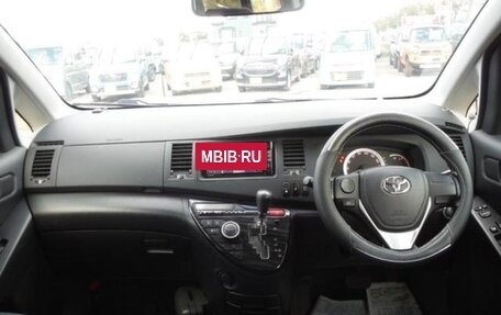 Toyota ISis I, 2014 год, 1 150 000 рублей, 9 фотография