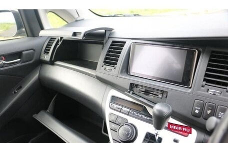 Toyota ISis I, 2015 год, 1 280 000 рублей, 10 фотография