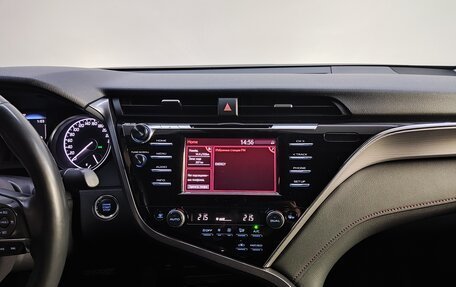 Toyota Camry, 2020 год, 3 550 000 рублей, 11 фотография