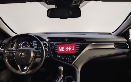 Toyota Camry, 2020 год, 3 550 000 рублей, 9 фотография