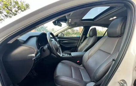 Mazda 3, 2022 год, 1 900 000 рублей, 8 фотография