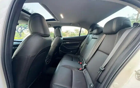 Mazda 3, 2022 год, 1 900 000 рублей, 9 фотография