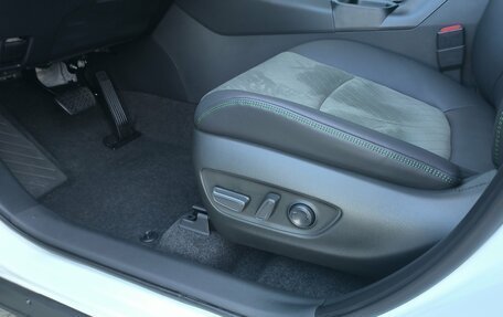 Toyota RAV4, 2025 год, 4 420 000 рублей, 38 фотография