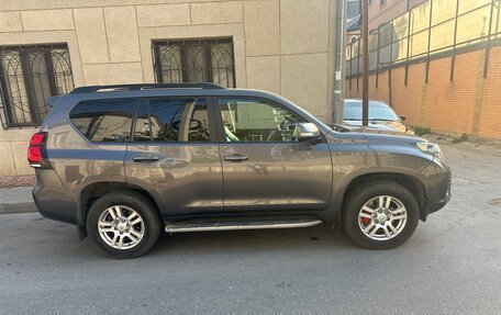 Toyota Land Cruiser Prado 150 рестайлинг 2, 2010 год, 2 450 000 рублей, 2 фотография