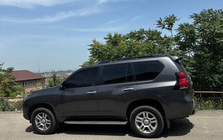 Toyota Land Cruiser Prado 150 рестайлинг 2, 2010 год, 2 450 000 рублей, 3 фотография