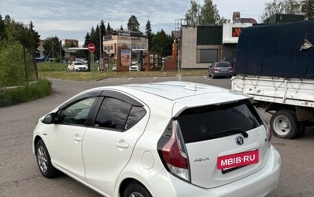 Toyota Aqua I, 2015 год, 999 999 рублей, 5 фотография