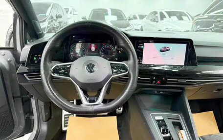 Volkswagen Golf VIII, 2022 год, 2 150 000 рублей, 10 фотография