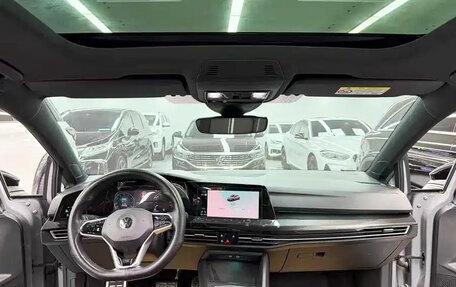 Volkswagen Golf VIII, 2022 год, 2 150 000 рублей, 9 фотография