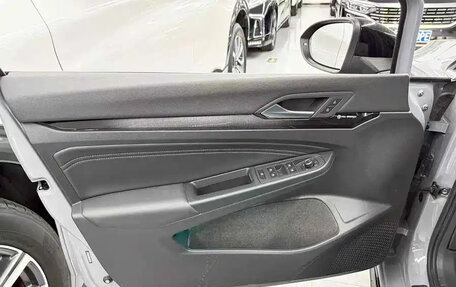 Volkswagen Golf VIII, 2022 год, 2 150 000 рублей, 16 фотография