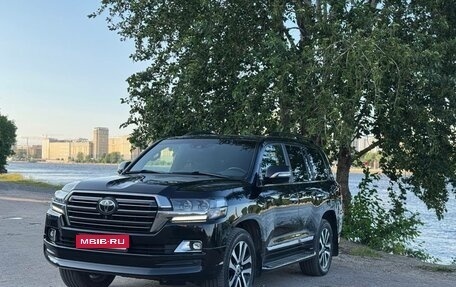 Toyota Land Cruiser 200, 2018 год, 6 800 000 рублей, 1 фотография