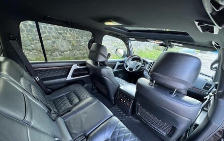 Toyota Land Cruiser 200, 2018 год, 6 800 000 рублей, 7 фотография