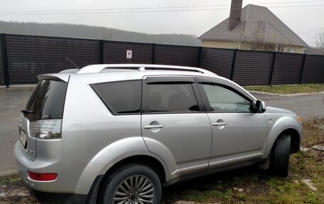 Mitsubishi Outlander III рестайлинг 3, 2007 год, 1 100 000 рублей, 4 фотография