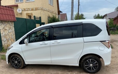 Honda Freed I, 2012 год, 1 050 000 рублей, 6 фотография