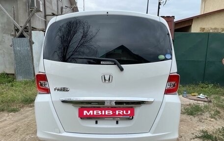 Honda Freed I, 2012 год, 1 050 000 рублей, 5 фотография