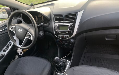 Hyundai Solaris II рестайлинг, 2013 год, 740 000 рублей, 6 фотография