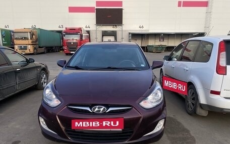 Hyundai Solaris II рестайлинг, 2013 год, 740 000 рублей, 2 фотография
