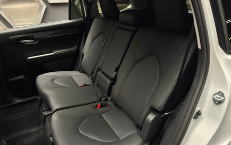 Toyota Highlander, 2025 год, 6 450 000 рублей, 22 фотография