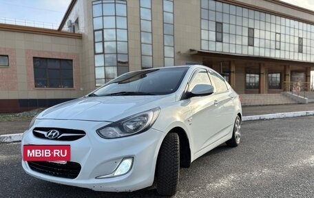 Hyundai Solaris II рестайлинг, 2013 год, 610 000 рублей, 2 фотография