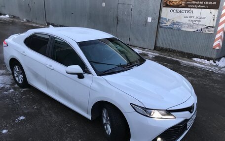 Toyota Camry, 2018 год, 1 900 000 рублей, 4 фотография
