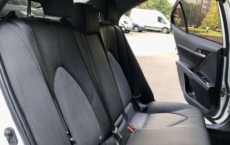 Toyota Camry, 2018 год, 1 900 000 рублей, 16 фотография