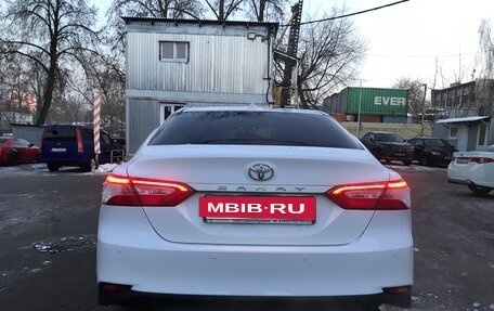 Toyota Camry, 2018 год, 1 900 000 рублей, 7 фотография