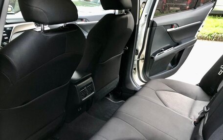 Toyota Camry, 2018 год, 1 900 000 рублей, 21 фотография