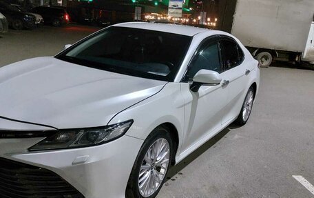 Toyota Camry, 2018 год, 2 400 000 рублей, 3 фотография