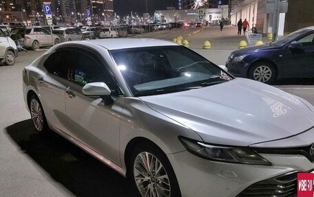 Toyota Camry, 2018 год, 2 400 000 рублей, 2 фотография