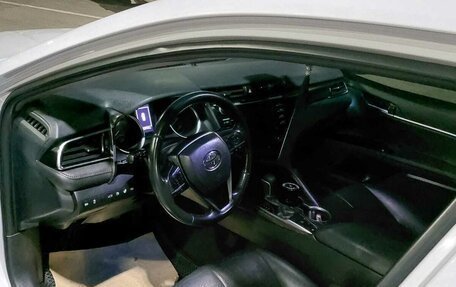 Toyota Camry, 2018 год, 2 400 000 рублей, 8 фотография