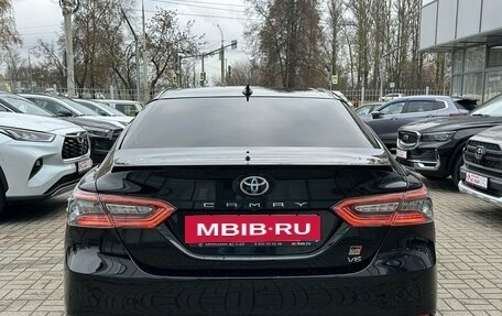 Toyota Camry, 2021 год, 3 290 000 рублей, 22 фотография