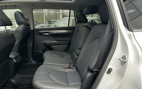 Toyota Highlander, 2025 год, 6 490 000 рублей, 20 фотография