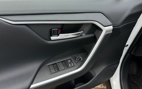 Toyota RAV4, 2025 год, 4 350 000 рублей, 6 фотография