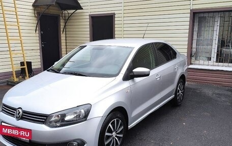 Volkswagen Polo VI (EU Market), 2011 год, 815 000 рублей, 2 фотография
