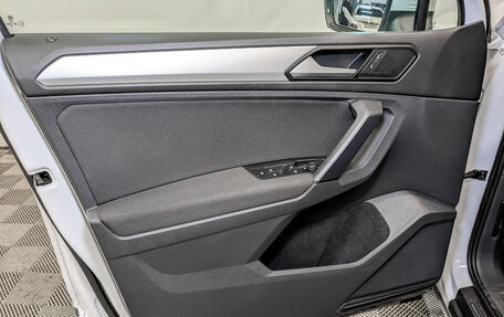 Volkswagen Tiguan II, 2020 год, 2 940 000 рублей, 19 фотография