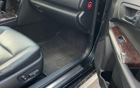 Toyota Camry, 2017 год, 1 800 000 рублей, 8 фотография