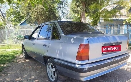 Opel Kadett E рестайлинг, 1986 год, 105 000 рублей, 3 фотография