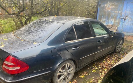 Mercedes-Benz E-Класс, 2003 год, 300 000 рублей, 2 фотография