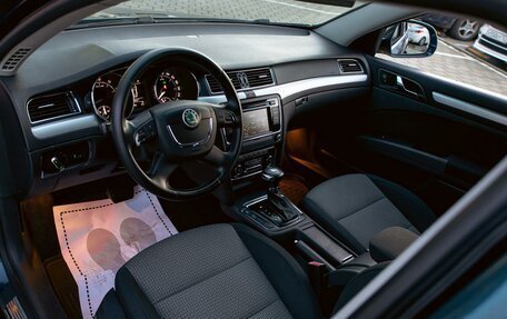 Skoda Superb III рестайлинг, 2012 год, 995 000 рублей, 13 фотография