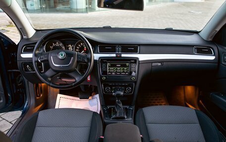 Skoda Superb III рестайлинг, 2012 год, 995 000 рублей, 15 фотография