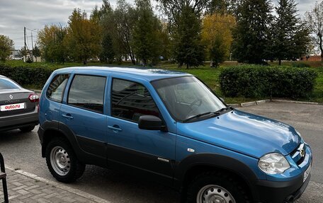 Chevrolet Niva I рестайлинг, 2017 год, 850 000 рублей, 3 фотография