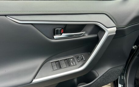 Toyota RAV4, 2025 год, 4 290 000 рублей, 6 фотография