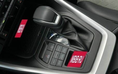 Toyota RAV4, 2025 год, 4 290 000 рублей, 15 фотография