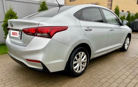 Hyundai Solaris II рестайлинг, 2018 год, 1 000 000 рублей, 3 фотография