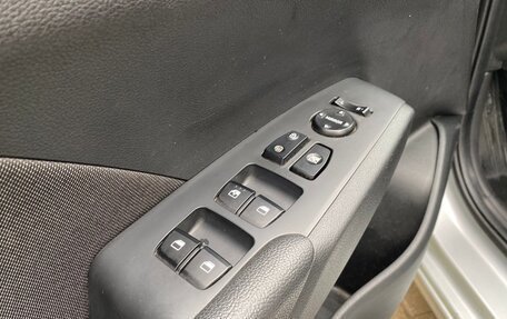 Hyundai Solaris II рестайлинг, 2018 год, 1 000 000 рублей, 5 фотография