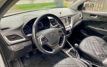 Hyundai Solaris II рестайлинг, 2018 год, 1 000 000 рублей, 6 фотография