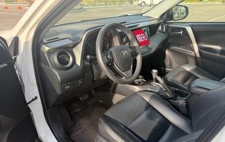 Toyota RAV4, 2016 год, 2 730 000 рублей, 6 фотография