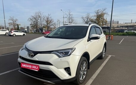 Toyota RAV4, 2016 год, 2 730 000 рублей, 2 фотография
