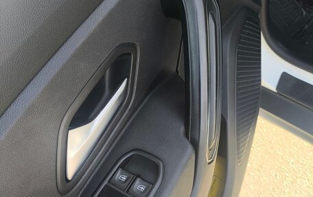 Dacia Duster II, 2019 год, 1 635 000 рублей, 19 фотография