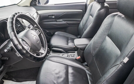 Mitsubishi Outlander III рестайлинг 3, 2012 год, 1 649 000 рублей, 12 фотография