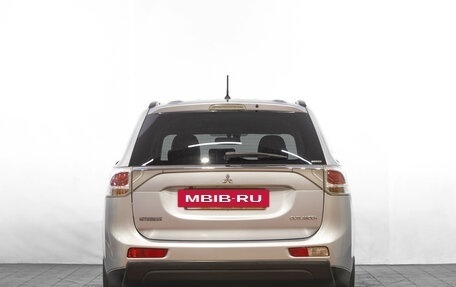 Mitsubishi Outlander III рестайлинг 3, 2012 год, 1 649 000 рублей, 6 фотография